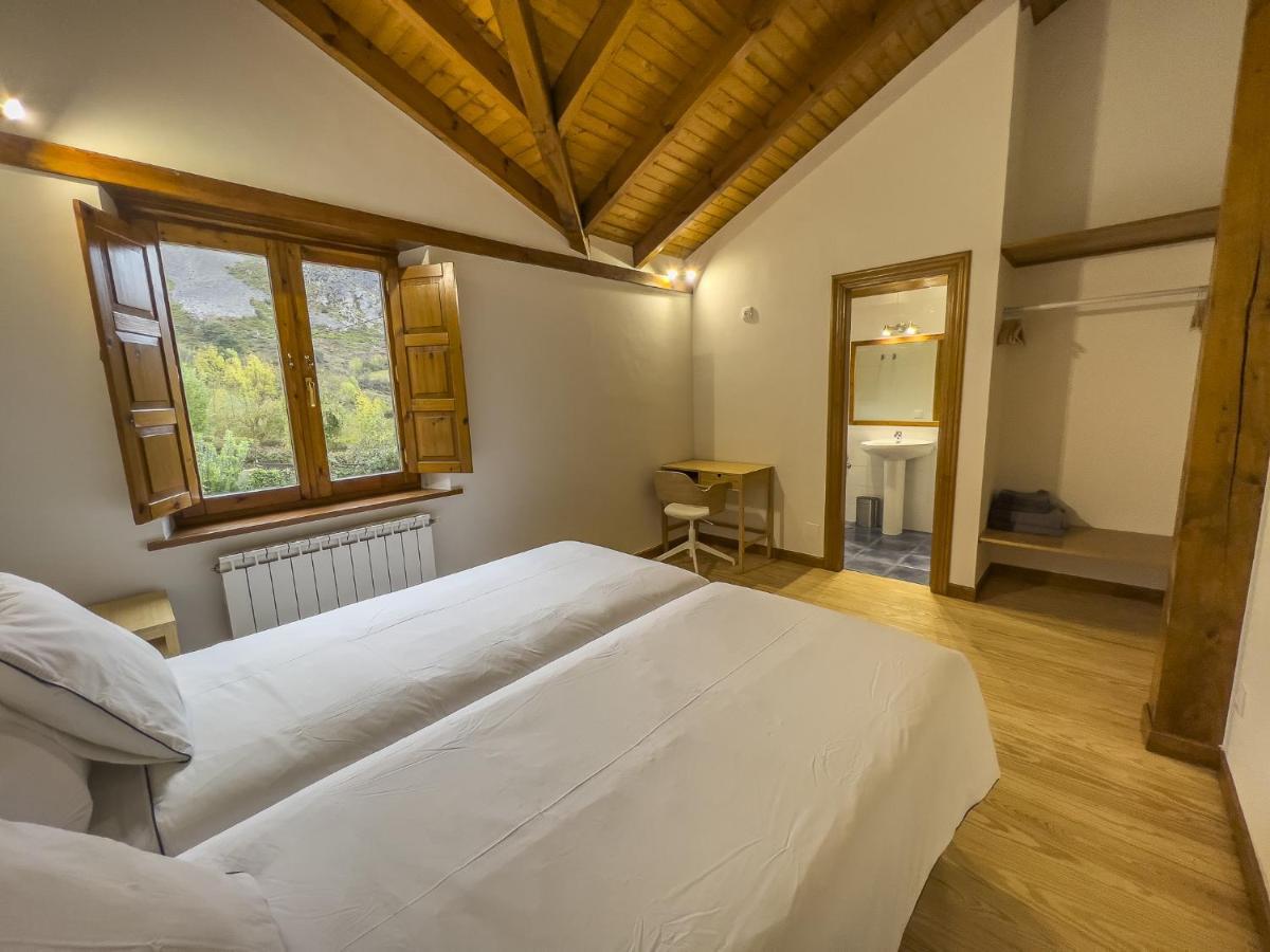 Posada Cabanes Inn *